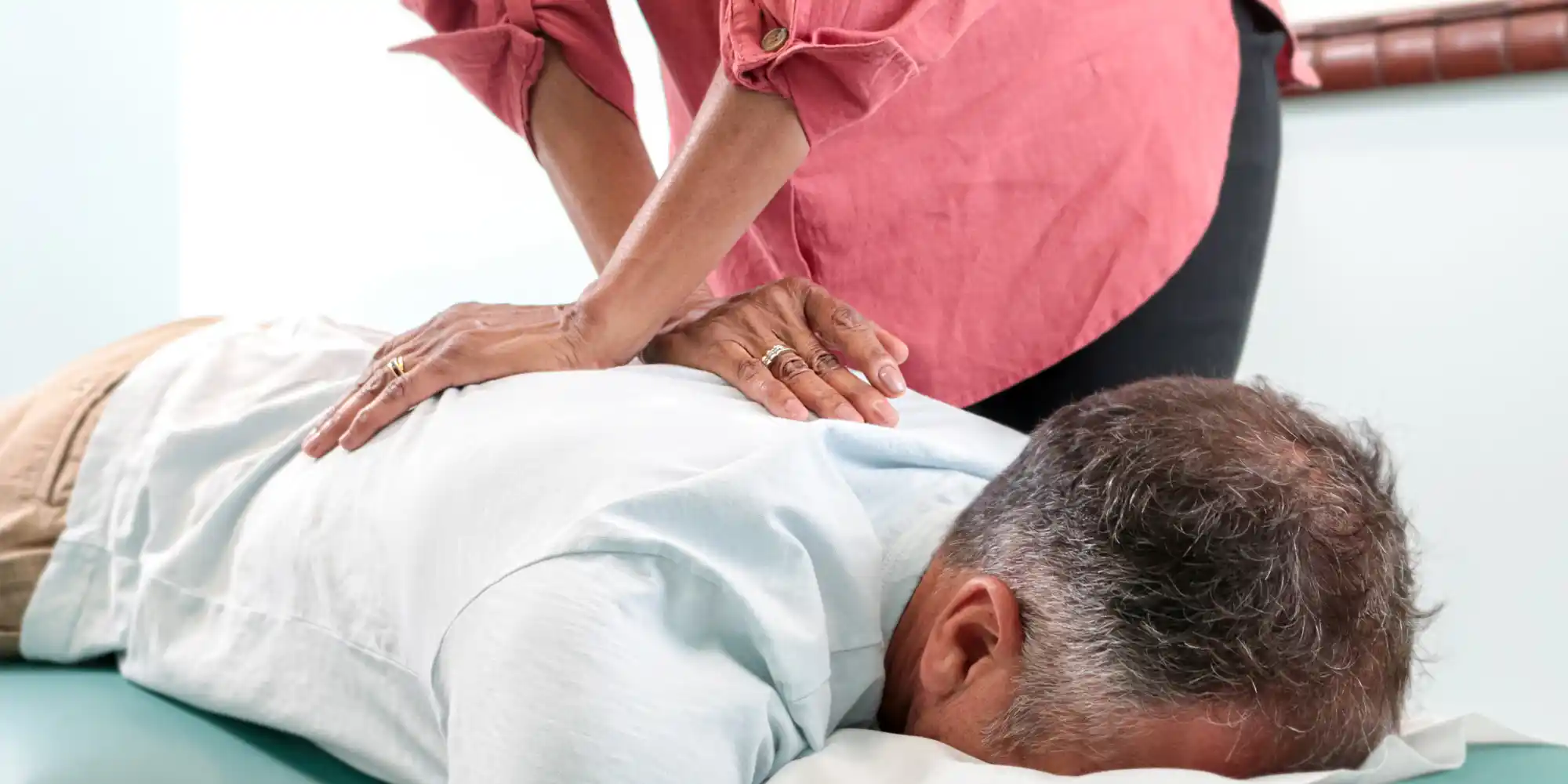 Chiropractor Westchester Los Angeles Sharon Pickford Upper Back-Adjustment